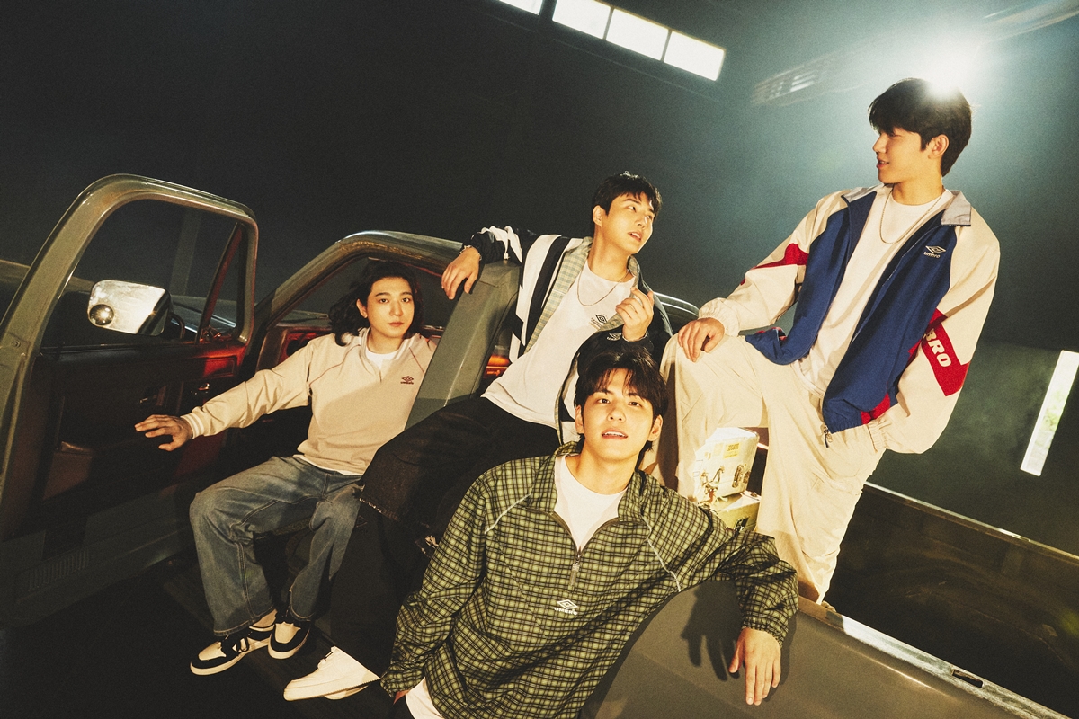 엄브로, 브랜드 앰배서더 데이식스와 함께 한 새 캠페인 공개 3-Image
